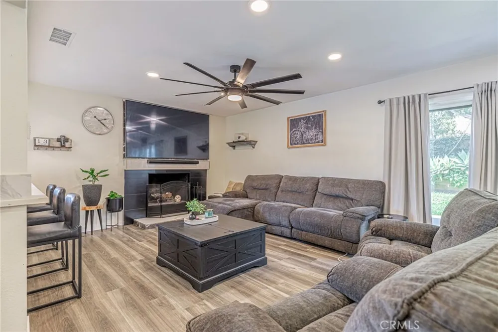 2575 Victoria Simi Valley, CA 93065