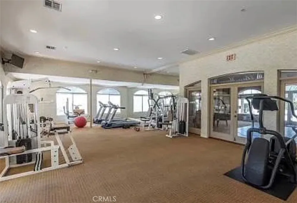 5200 Premiere Hills Circle #244 Woodland Hills, CA 91364