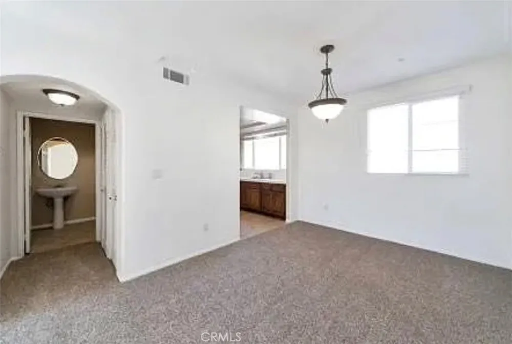5200 Premiere Hills Circle #244 Woodland Hills, CA 91364