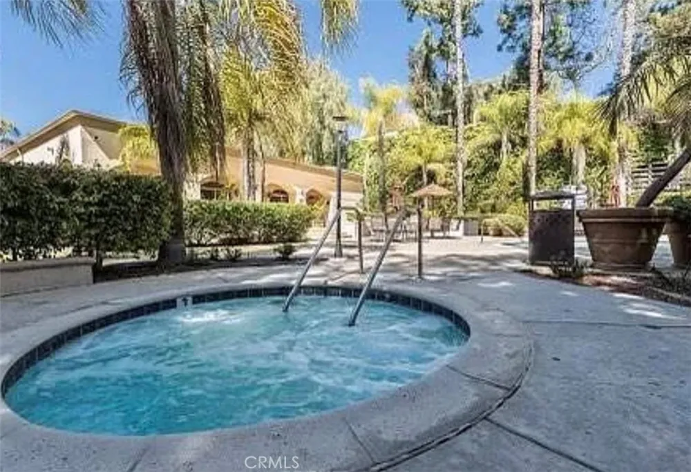 5200 Premiere Hills Circle #244 Woodland Hills, CA 91364