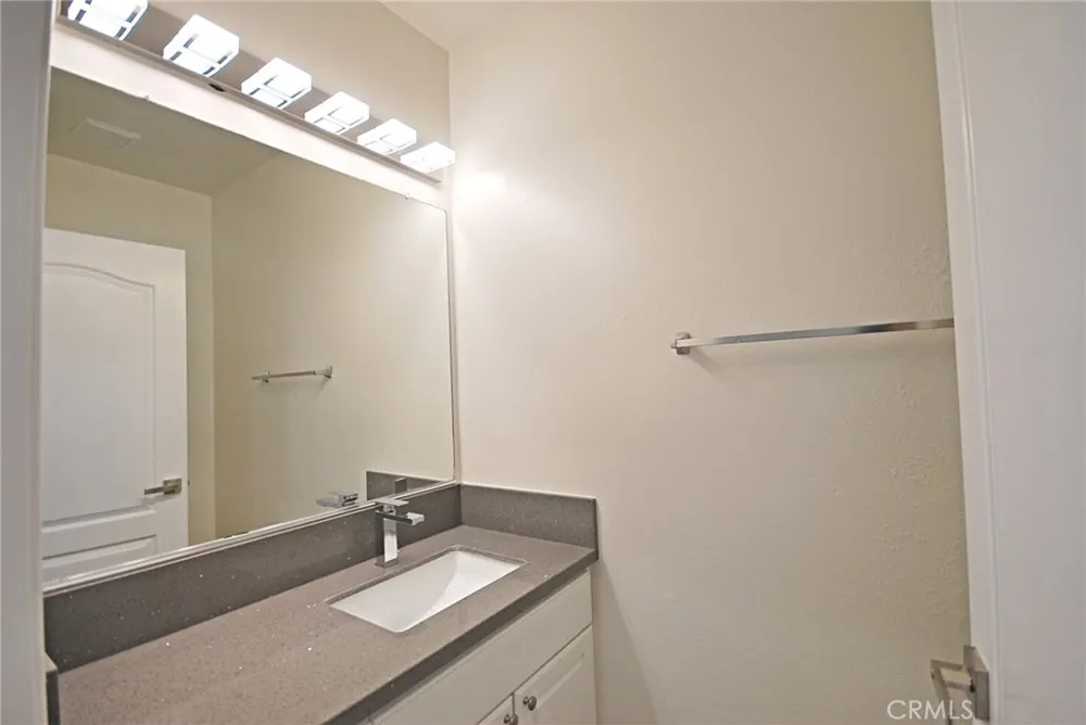 2345 Montrose Avenue #2 Montrose, CA 91020