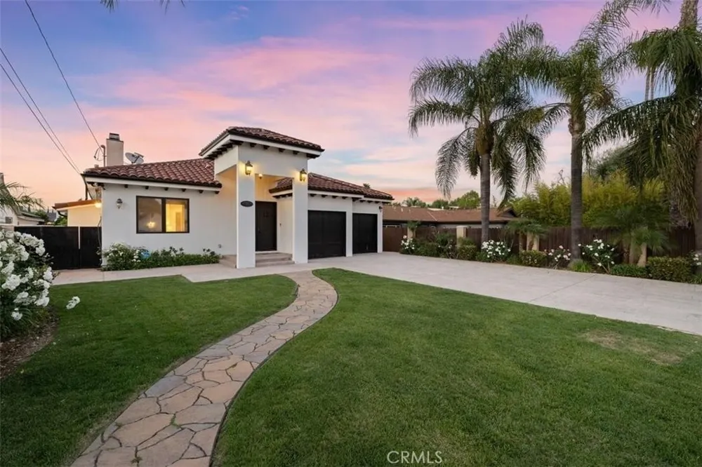 22953 Oxnard Street Woodland Hills, CA 91367