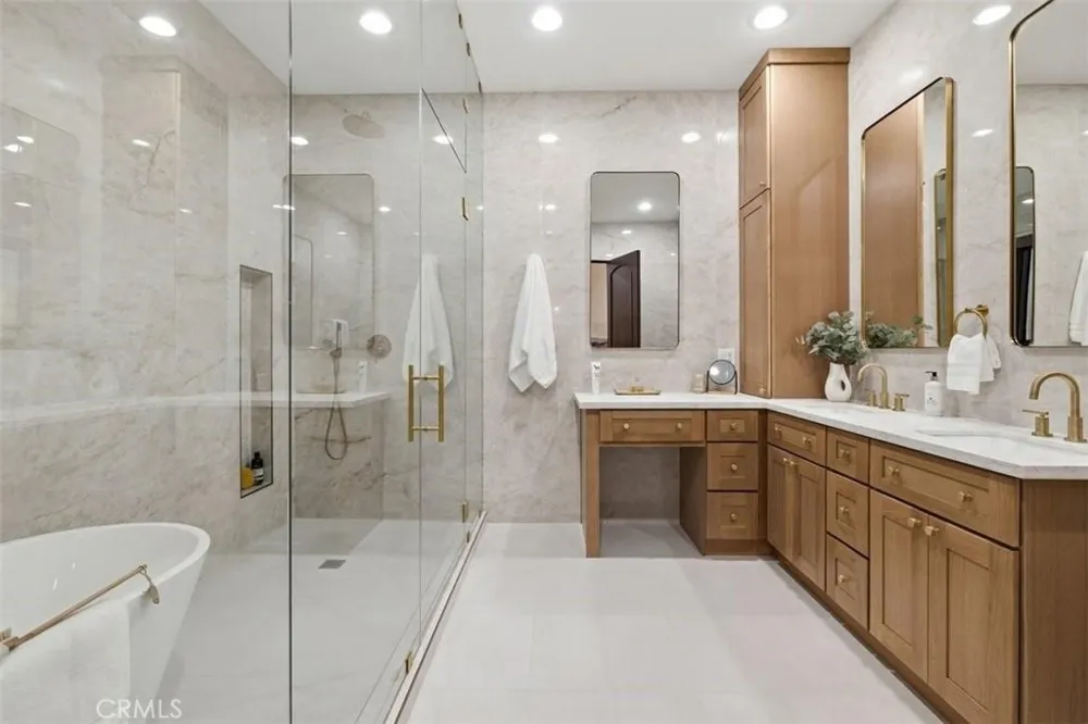 22953 Oxnard Street Woodland Hills, CA 91367