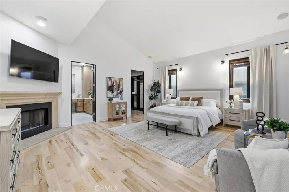 22953 Oxnard Street Woodland Hills, CA 91367