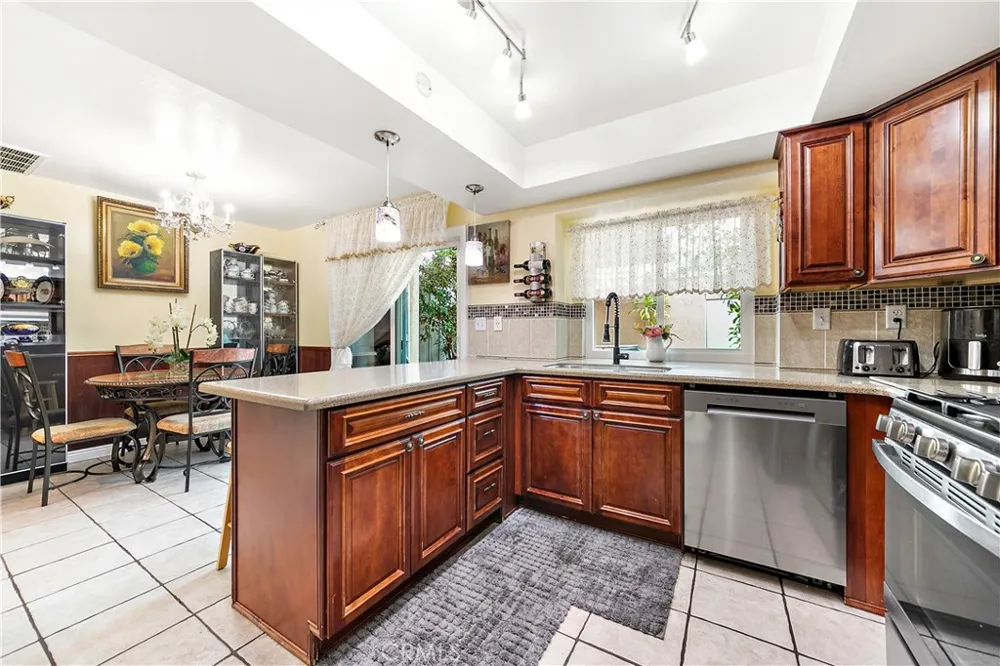 14344 Foothill #501 Sylmar, CA 91342