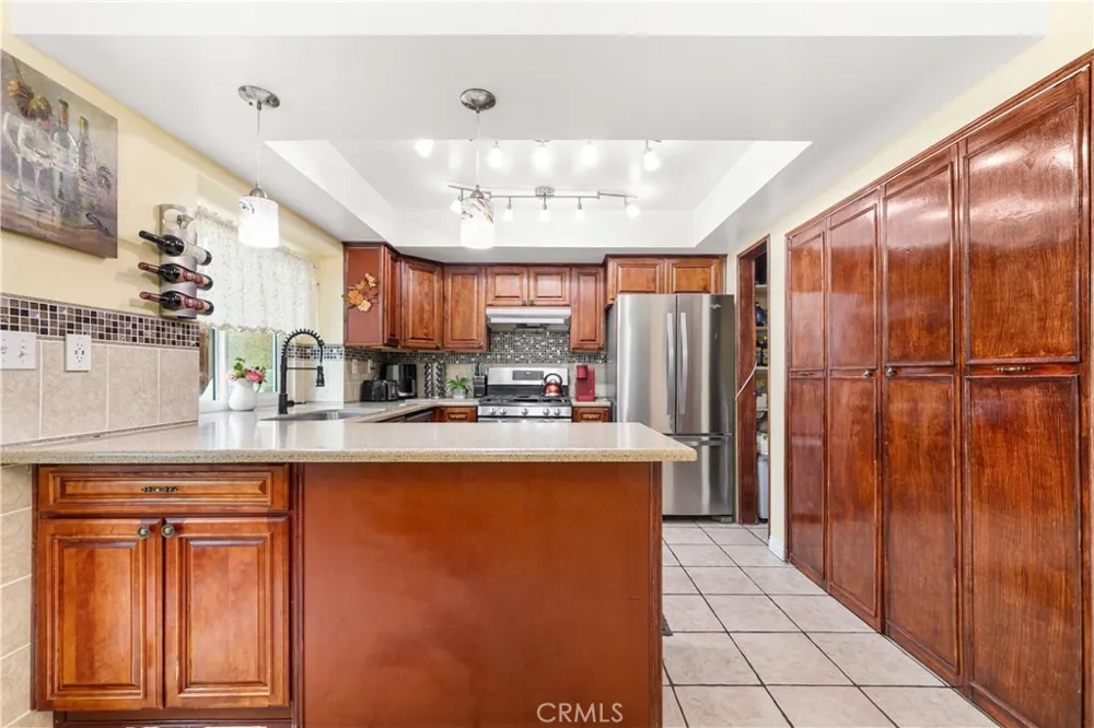 14344 Foothill #501 Sylmar, CA 91342