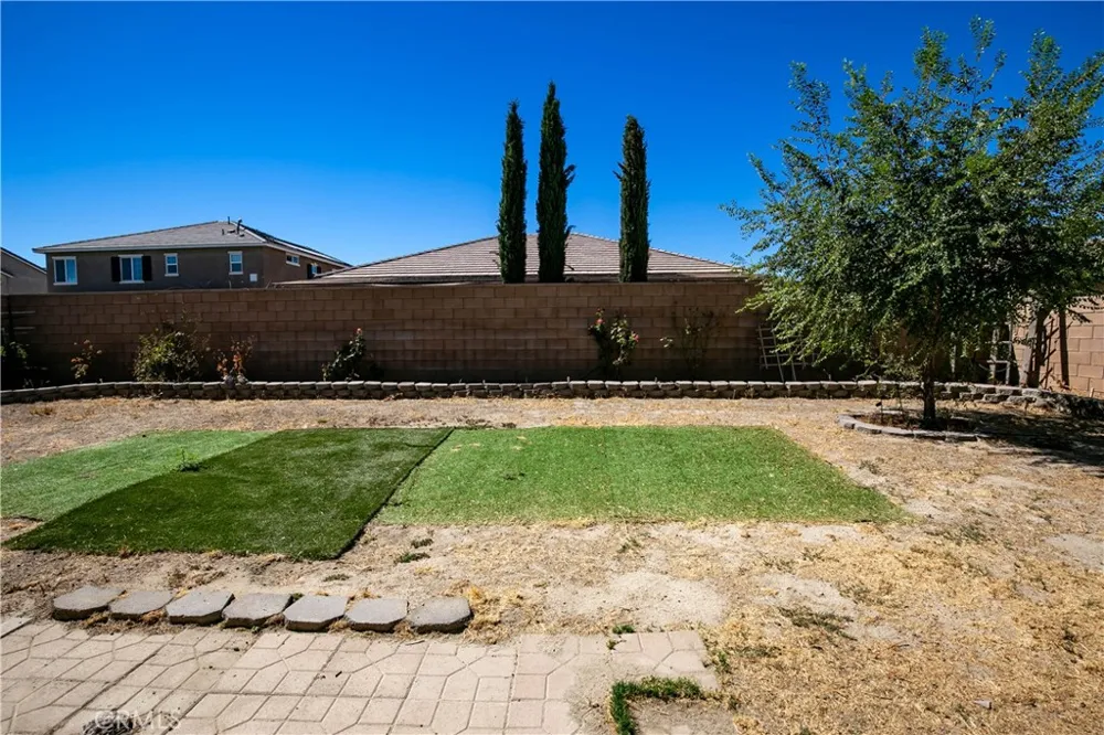3102 E Topaz Lancaster, CA 93535
