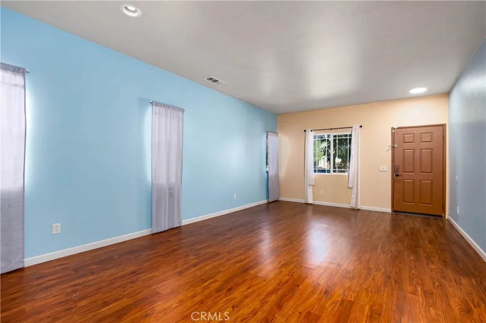 3102 E Topaz Lancaster, CA 93535