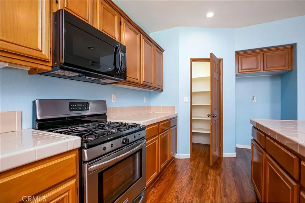 3102 E Topaz Lancaster, CA 93535