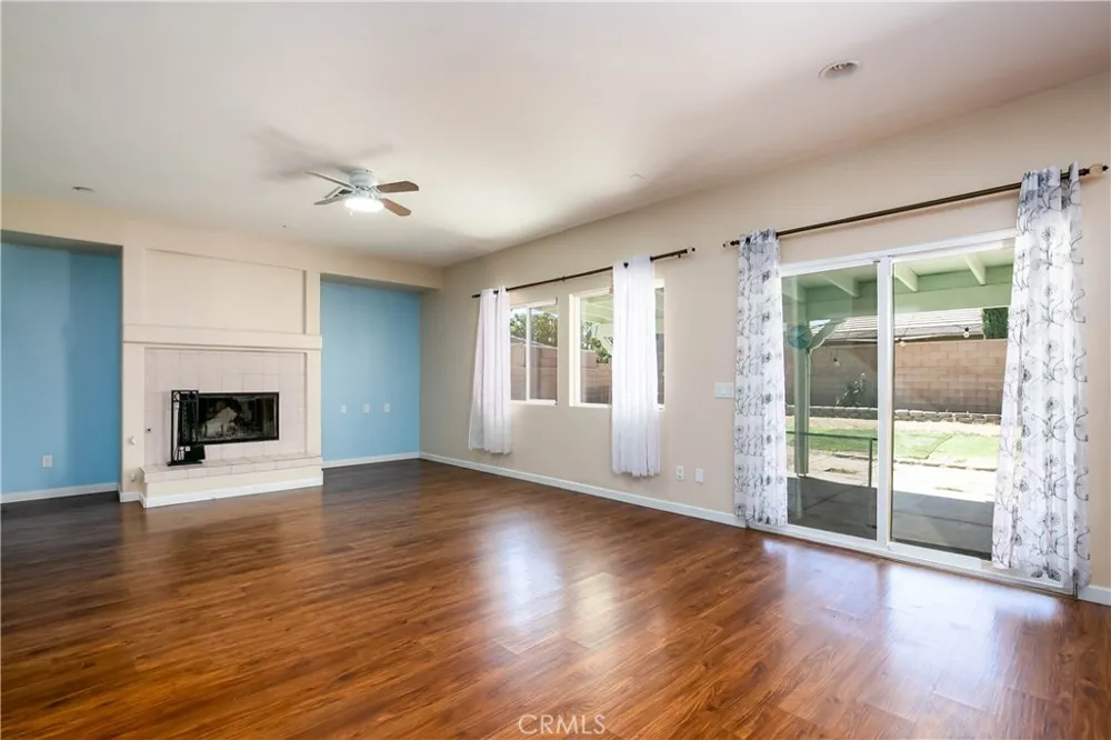 3102 E Topaz Lancaster, CA 93535