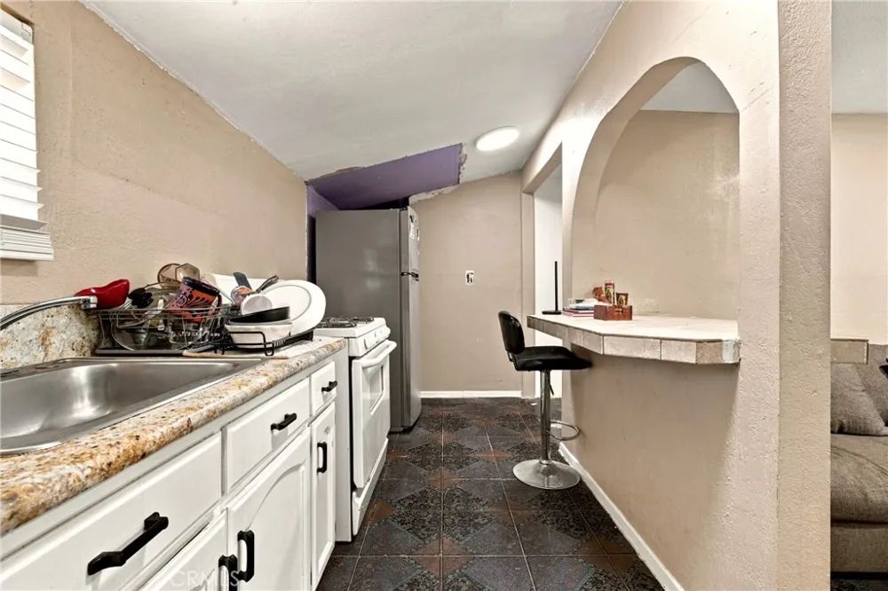 12936 Kagel Canyon Pacoima, CA 91331