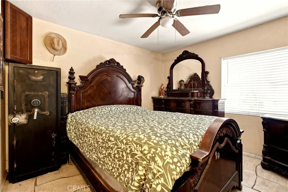 12936 Kagel Canyon Pacoima, CA 91331