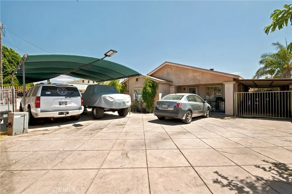 12936 Kagel Canyon Pacoima, CA 91331