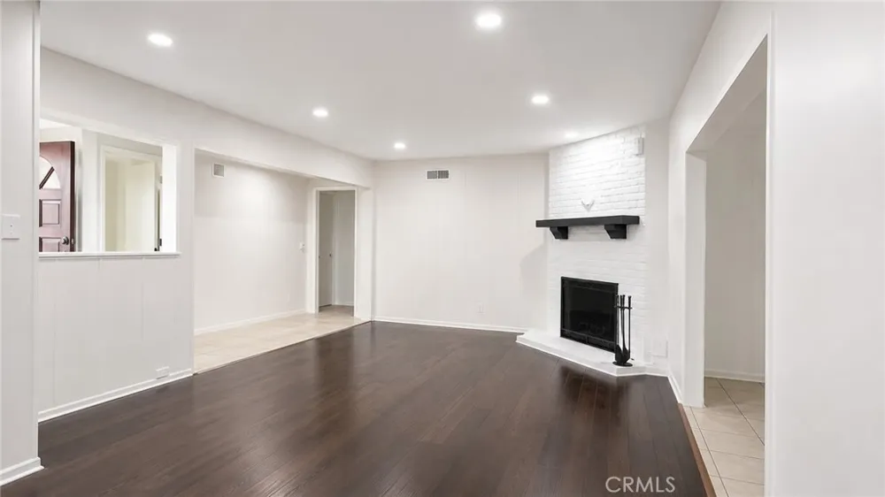 16508 Knapp North Hills, CA 91343
