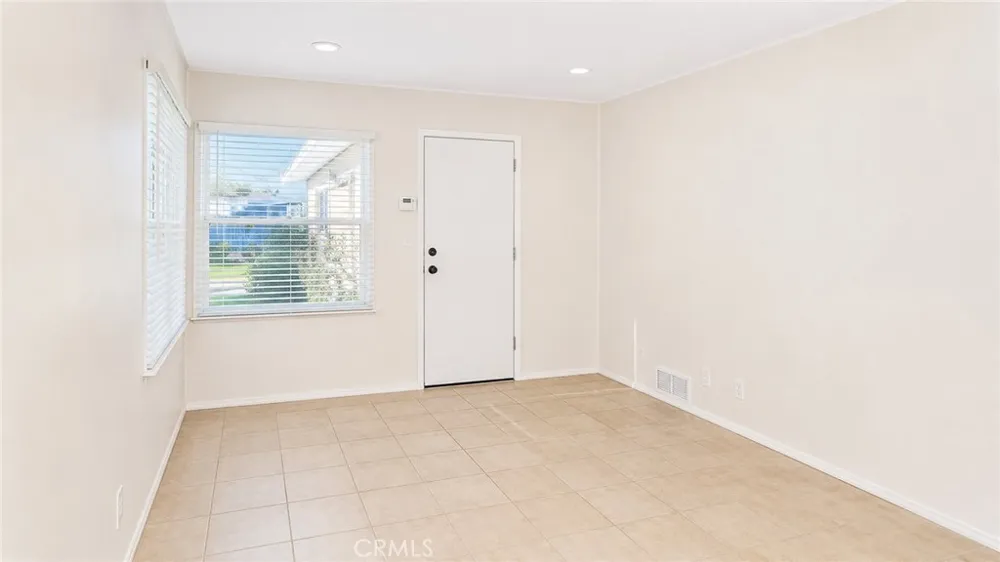 16508 Knapp North Hills, CA 91343