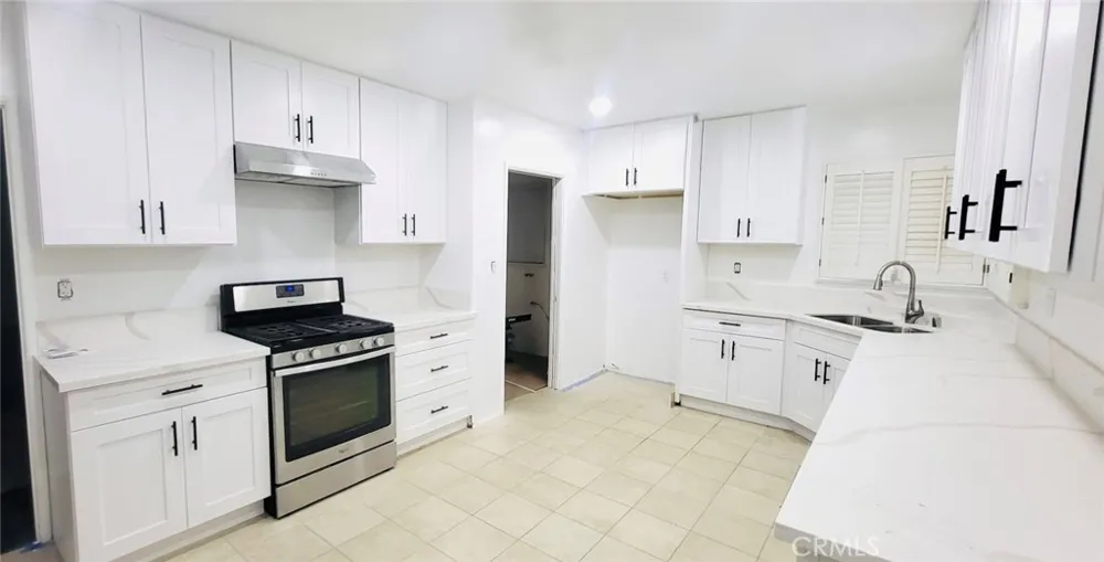 16508 Knapp North Hills, CA 91343