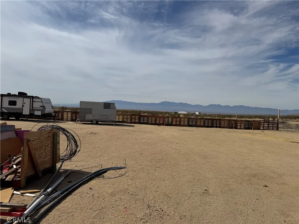 22510 E 226 F12 Hi Vista, CA 93535