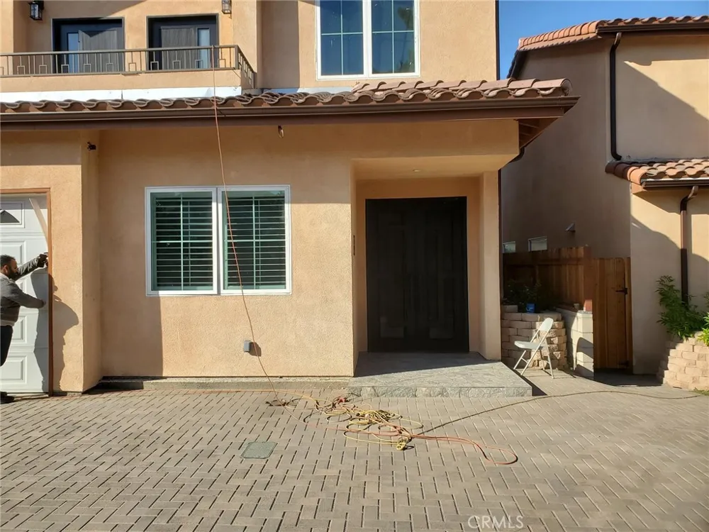 20819 W Seasons Lane Los Angeles, CA 91306