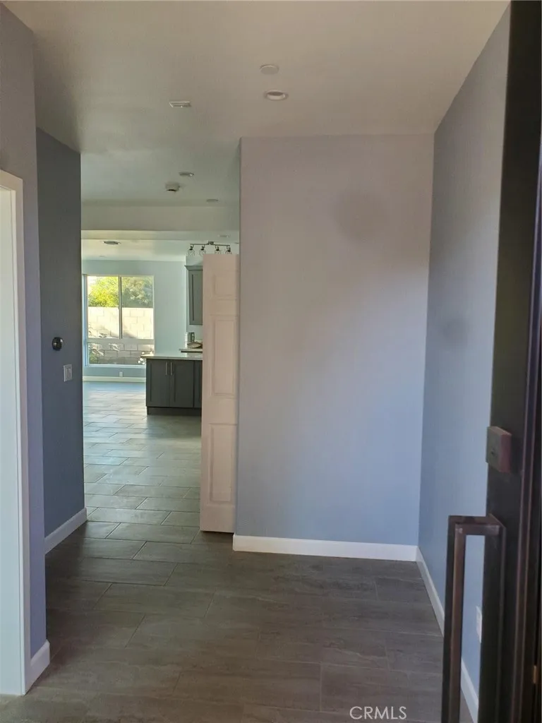 20819 W Seasons Lane Los Angeles, CA 91306