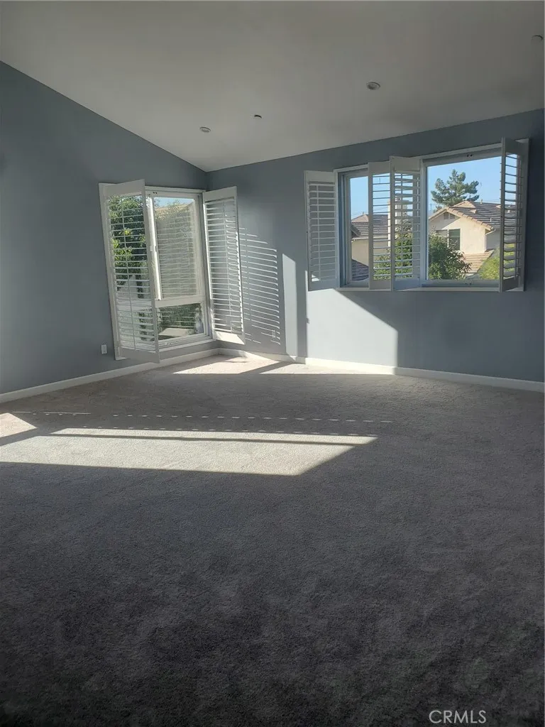 20819 W Seasons Lane Los Angeles, CA 91306