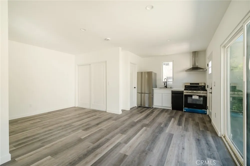 3023 Glendon Los Angeles, CA 90034