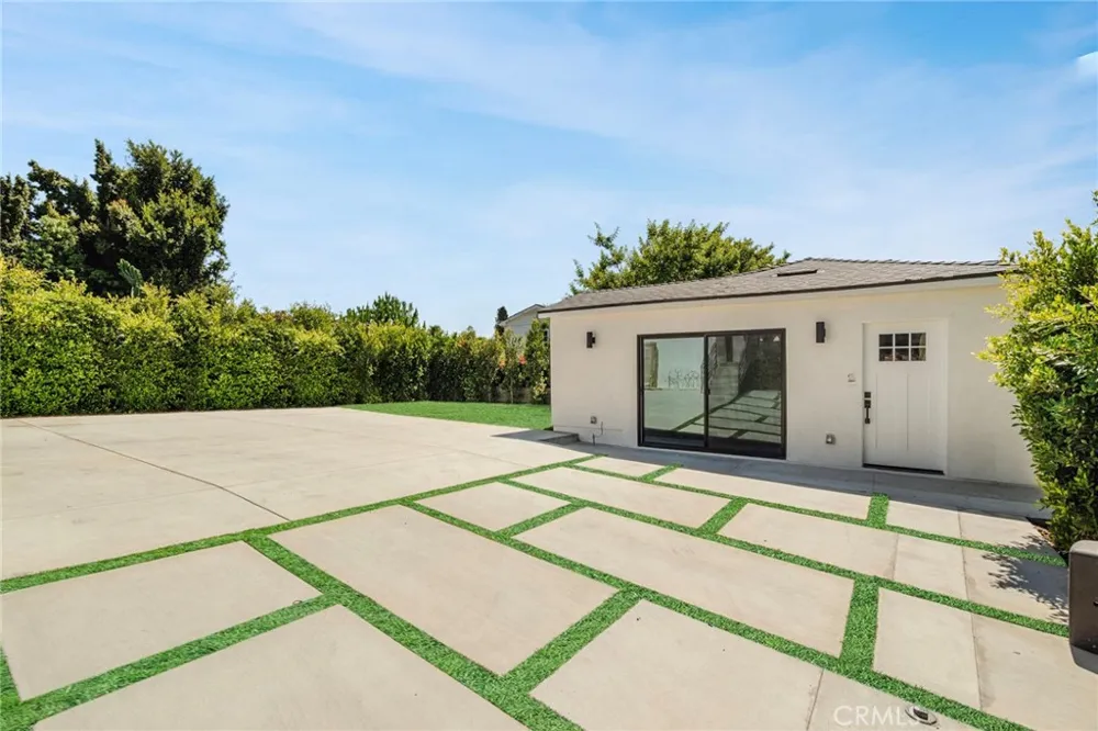3023 Glendon Los Angeles, CA 90034