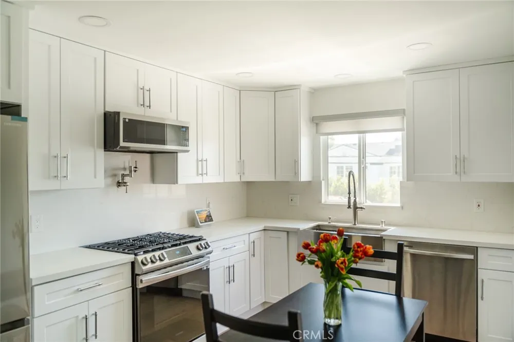 3023 Glendon Los Angeles, CA 90034