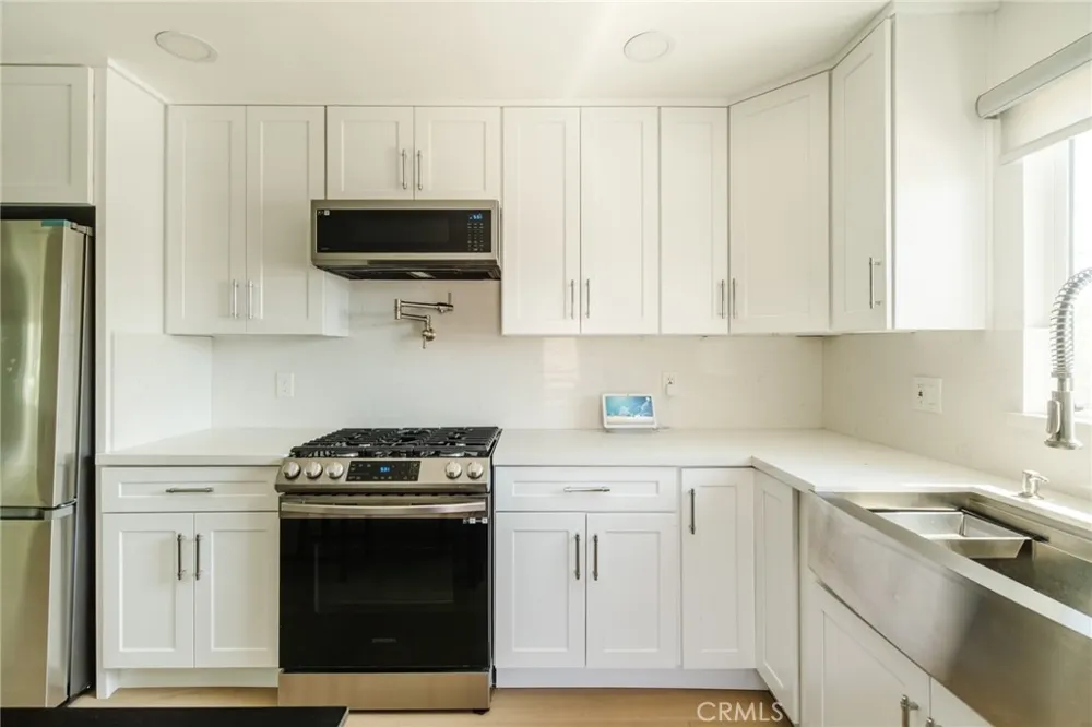 3023 Glendon Los Angeles, CA 90034