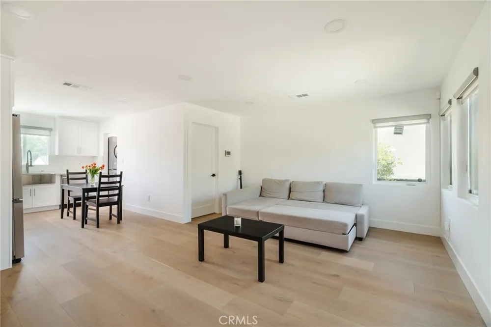 3023 Glendon Los Angeles, CA 90034