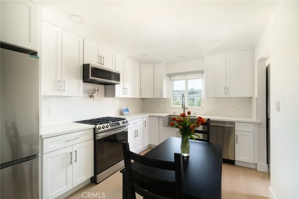 3023 Glendon Los Angeles, CA 90034