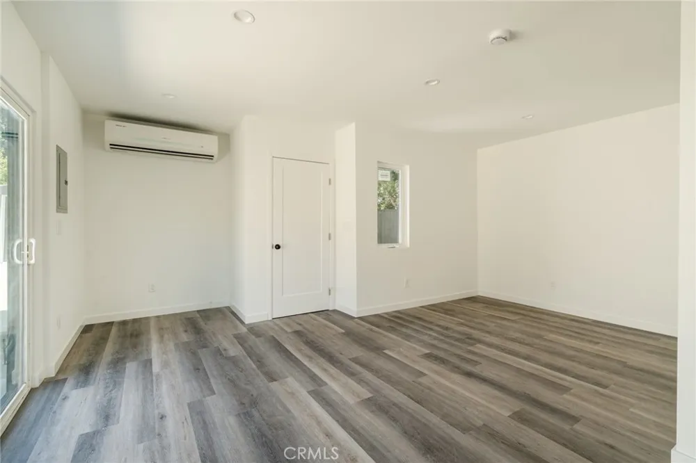 3023 Glendon Los Angeles, CA 90034
