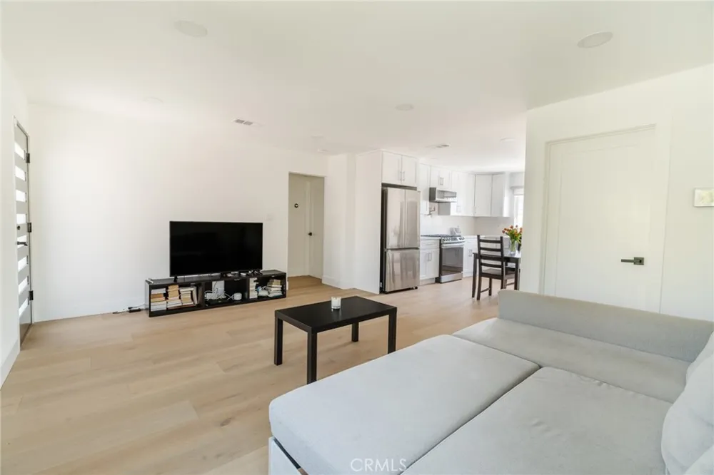 3023 Glendon Los Angeles, CA 90034