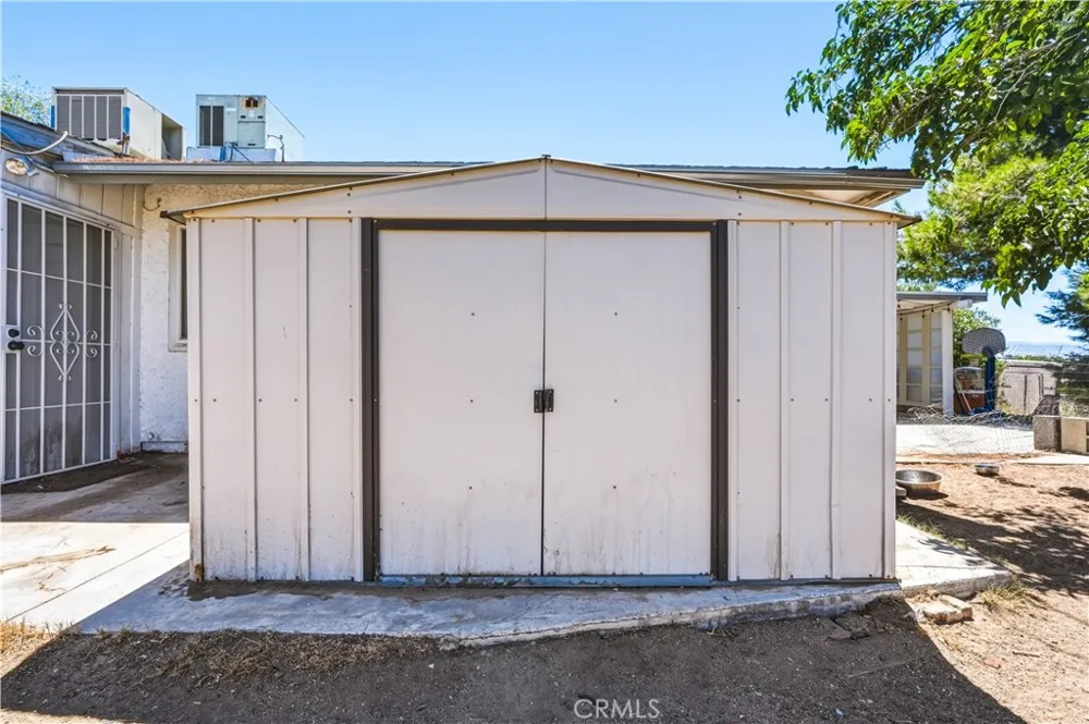 17307 Longmeadow Avenue Palmdale, CA 93591