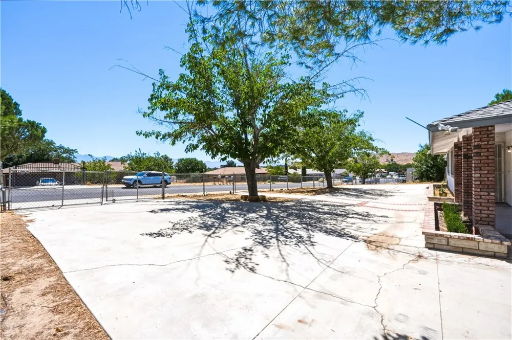 17307 Longmeadow Avenue Palmdale, CA 93591