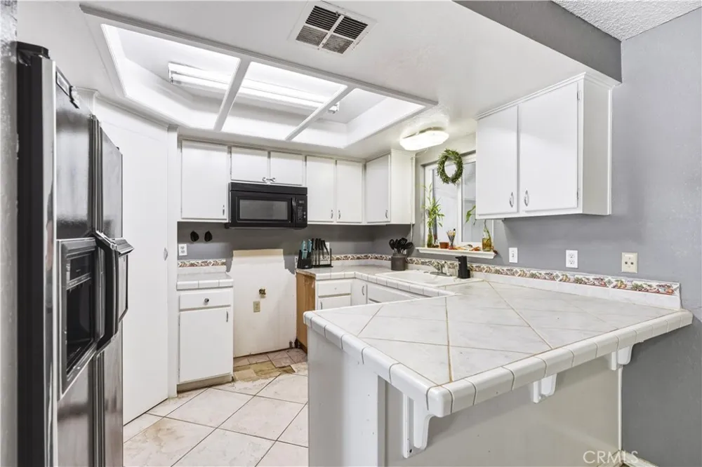 17307 Longmeadow Avenue Palmdale, CA 93591