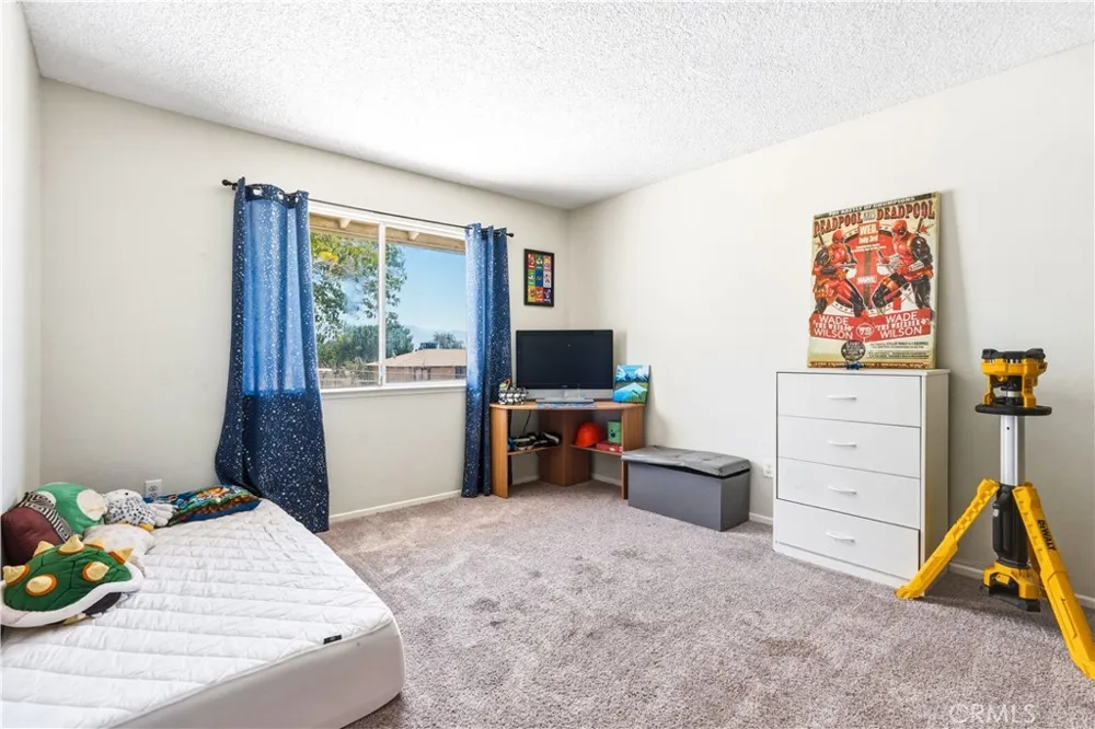 17307 Longmeadow Avenue Palmdale, CA 93591
