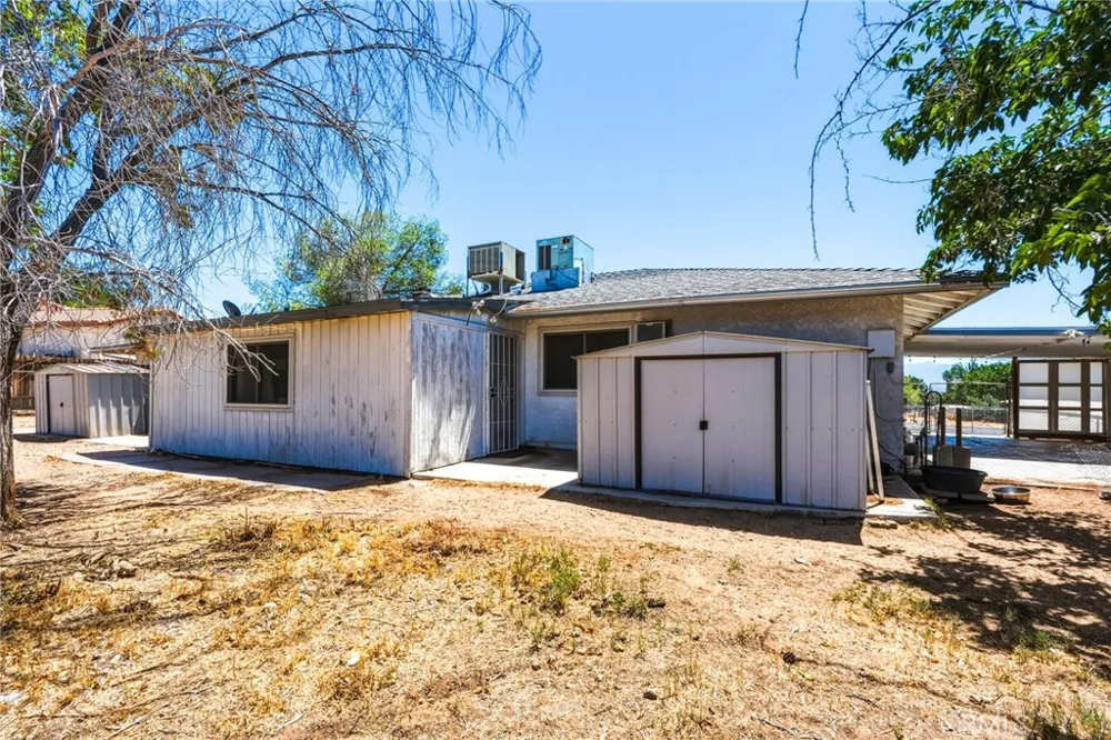 17307 Longmeadow Avenue Palmdale, CA 93591