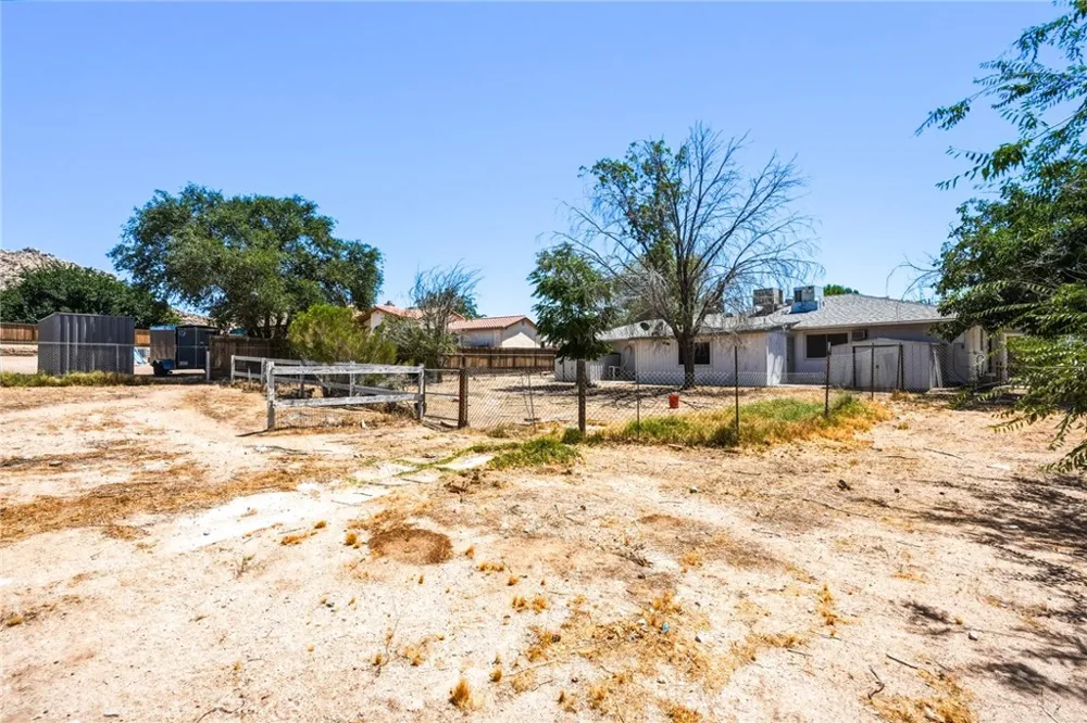 17307 Longmeadow Avenue Palmdale, CA 93591