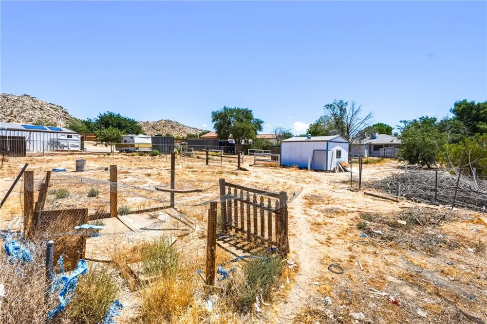 17307 Longmeadow Avenue Palmdale, CA 93591