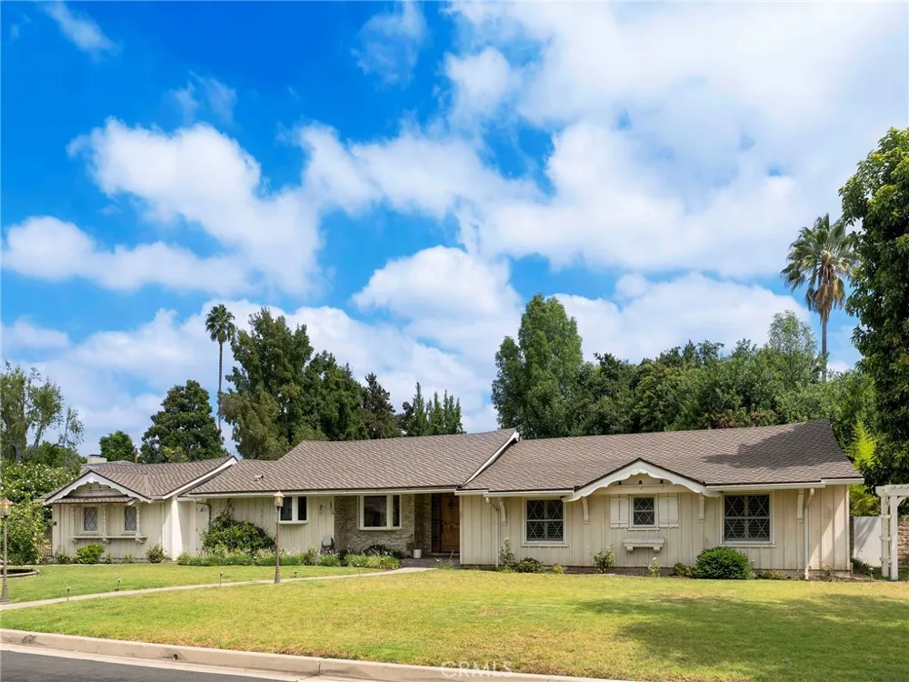 19117 Marilla Street Northridge, CA 91324