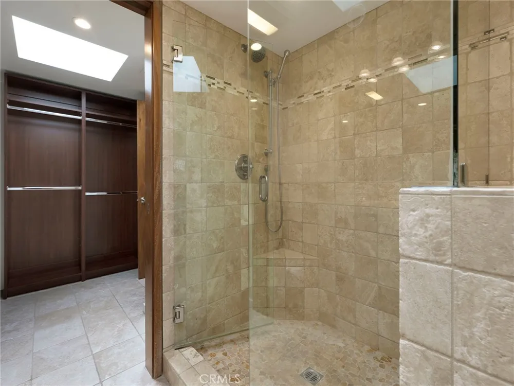 19117 Marilla Street Northridge, CA 91324