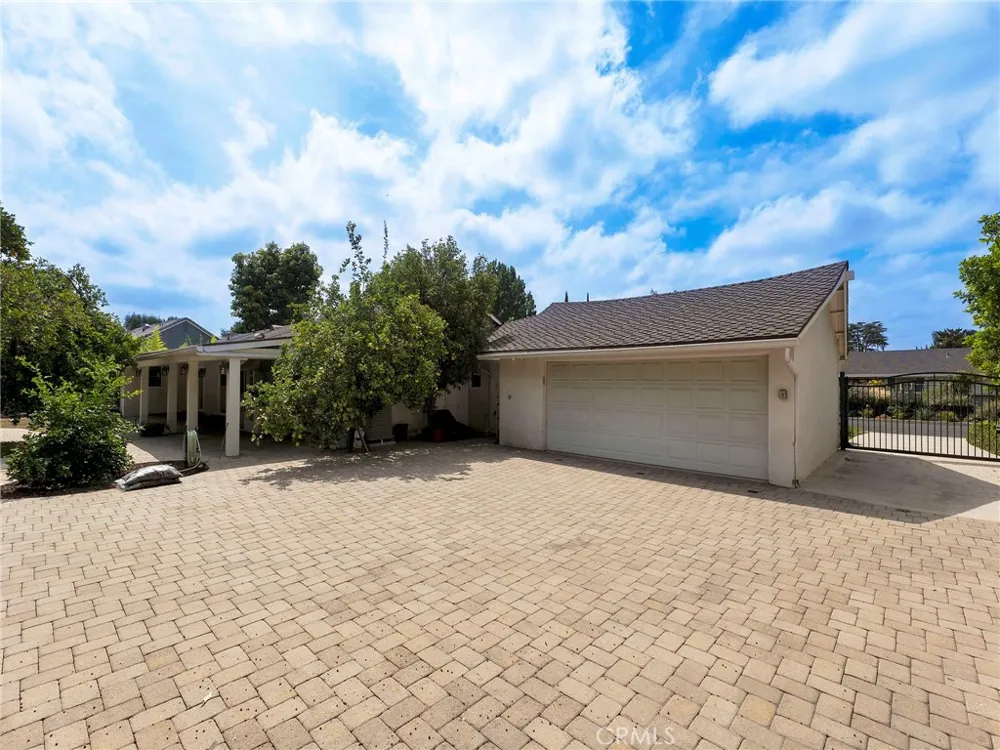 19117 Marilla Street Northridge, CA 91324