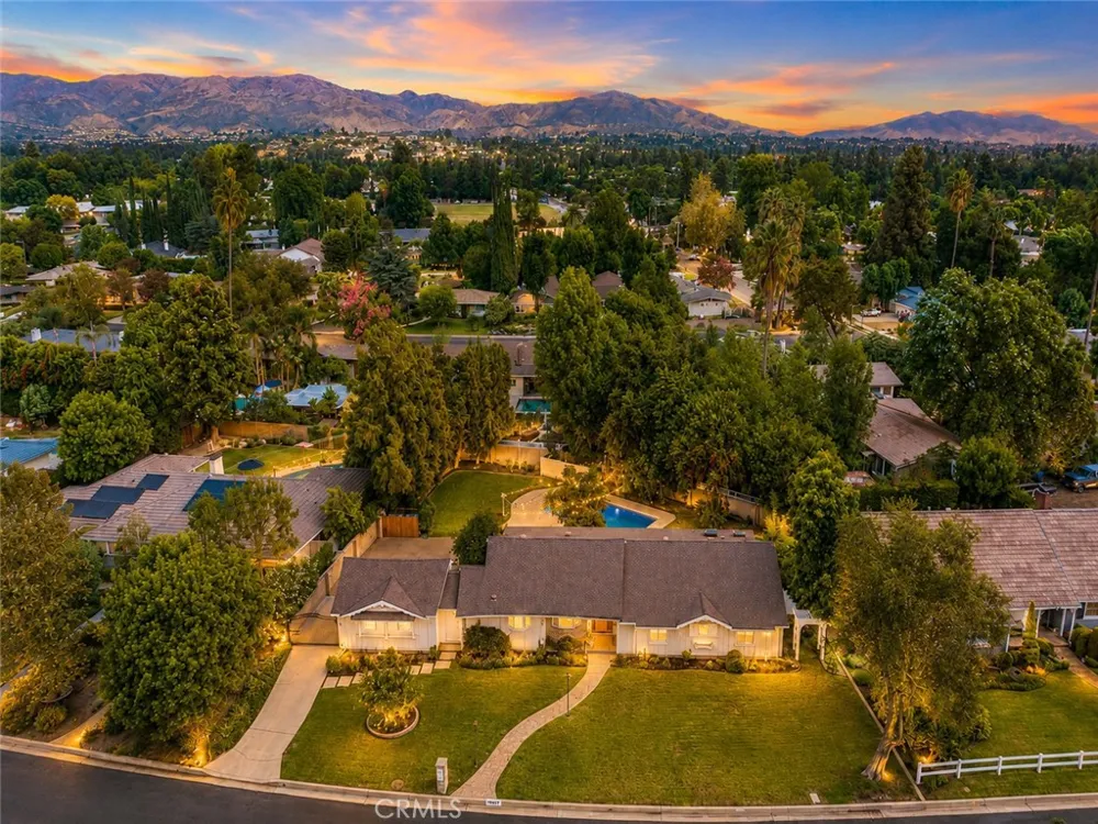 19117 Marilla Street Northridge, CA 91324