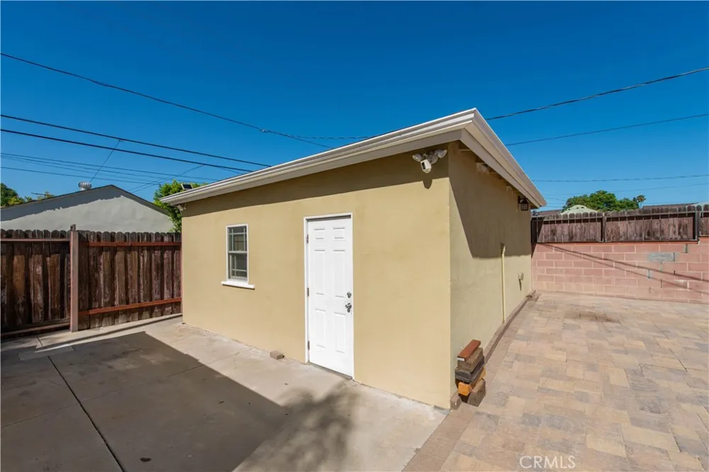 19541 Victory Boulevard Reseda, CA 91335