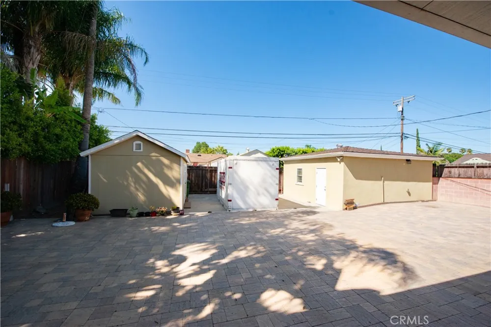 19541 Victory Boulevard Reseda, CA 91335