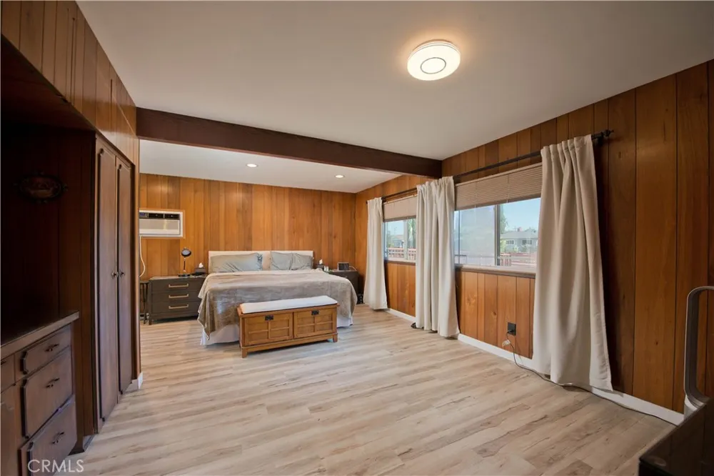19541 Victory Boulevard Reseda, CA 91335