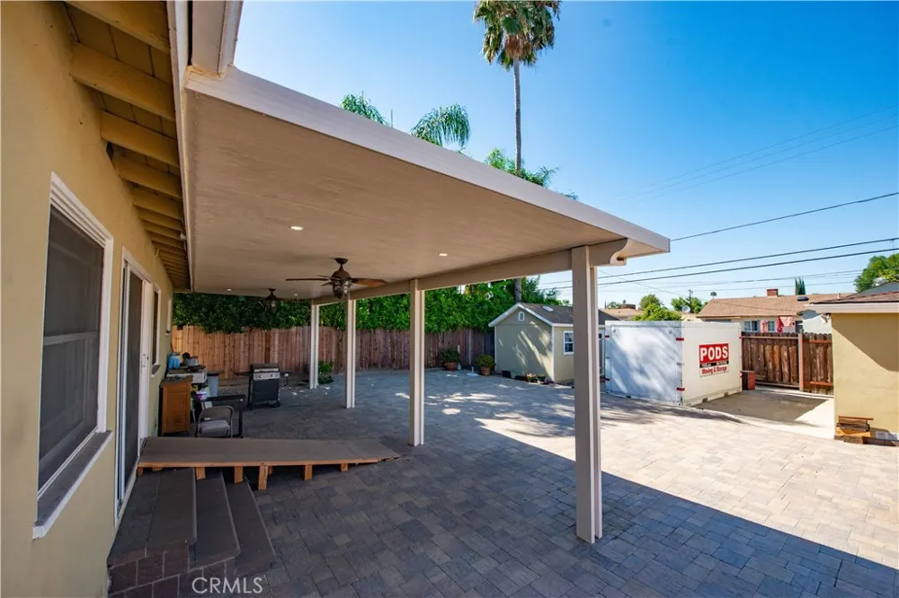 19541 Victory Boulevard Reseda, CA 91335