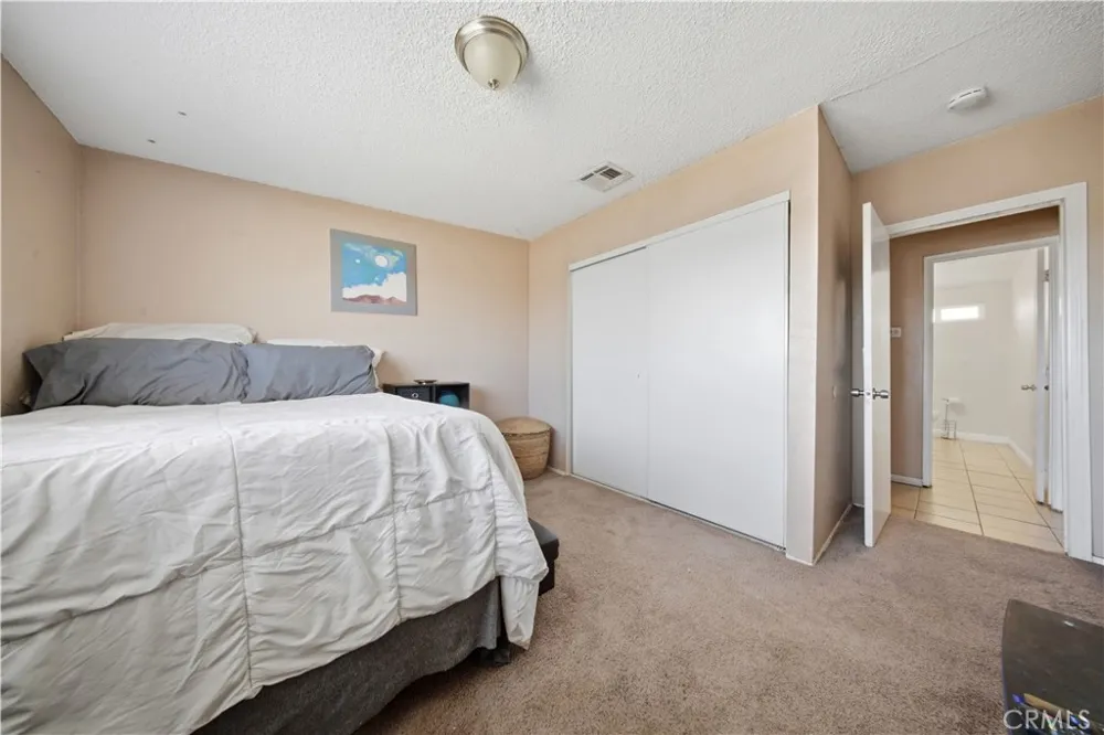 8672 Ironwood California City, CA 93505