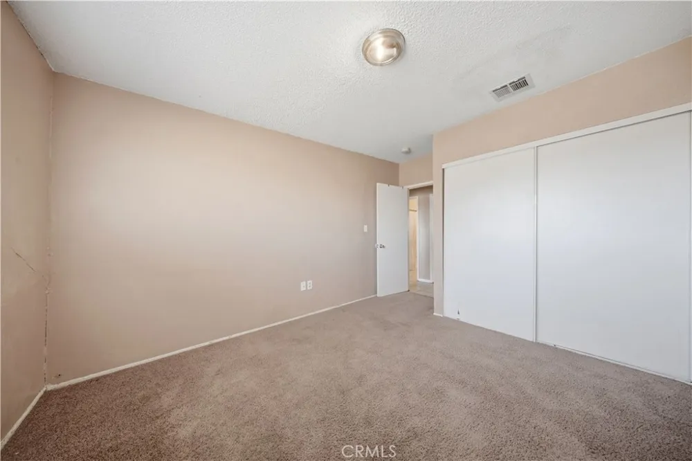 8672 Ironwood California City, CA 93505