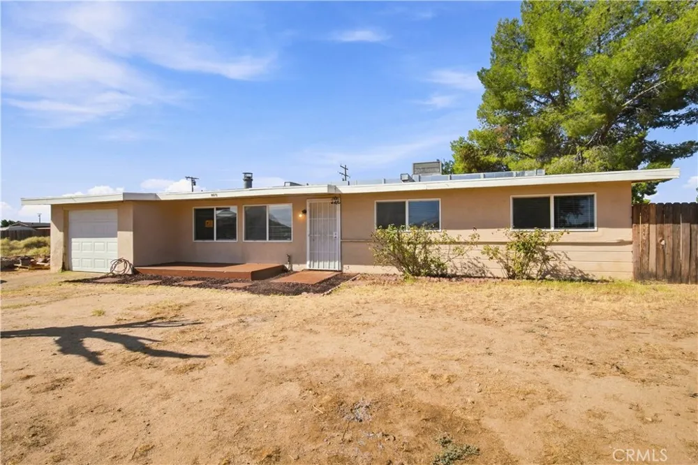 8672 Ironwood California City, CA 93505